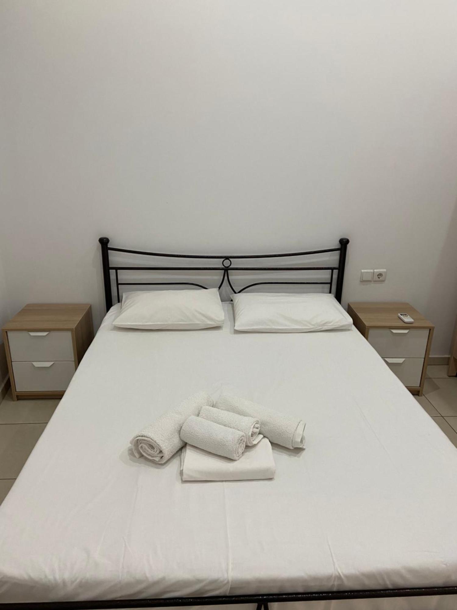Sisifou Hostel Corinth Exterior photo